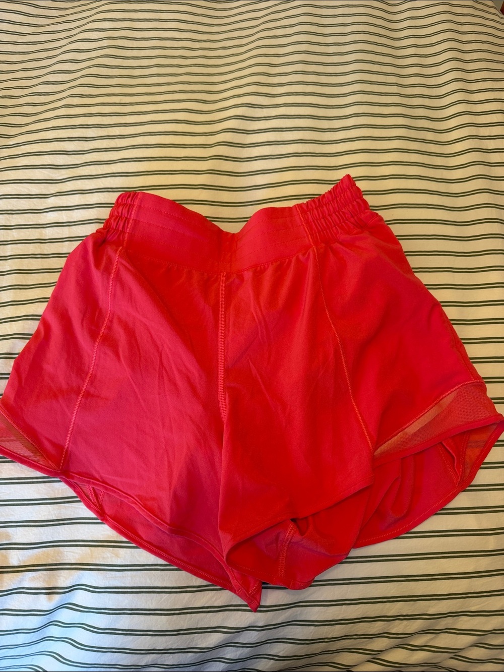 Lululemon Hotty Hot High Rise Short 4” *Lined, Size 6, Glaze Pink - Picture 3 of 3